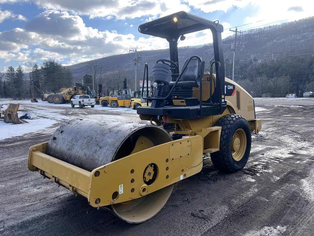 Photo of a 2014 Caterpillar CS44