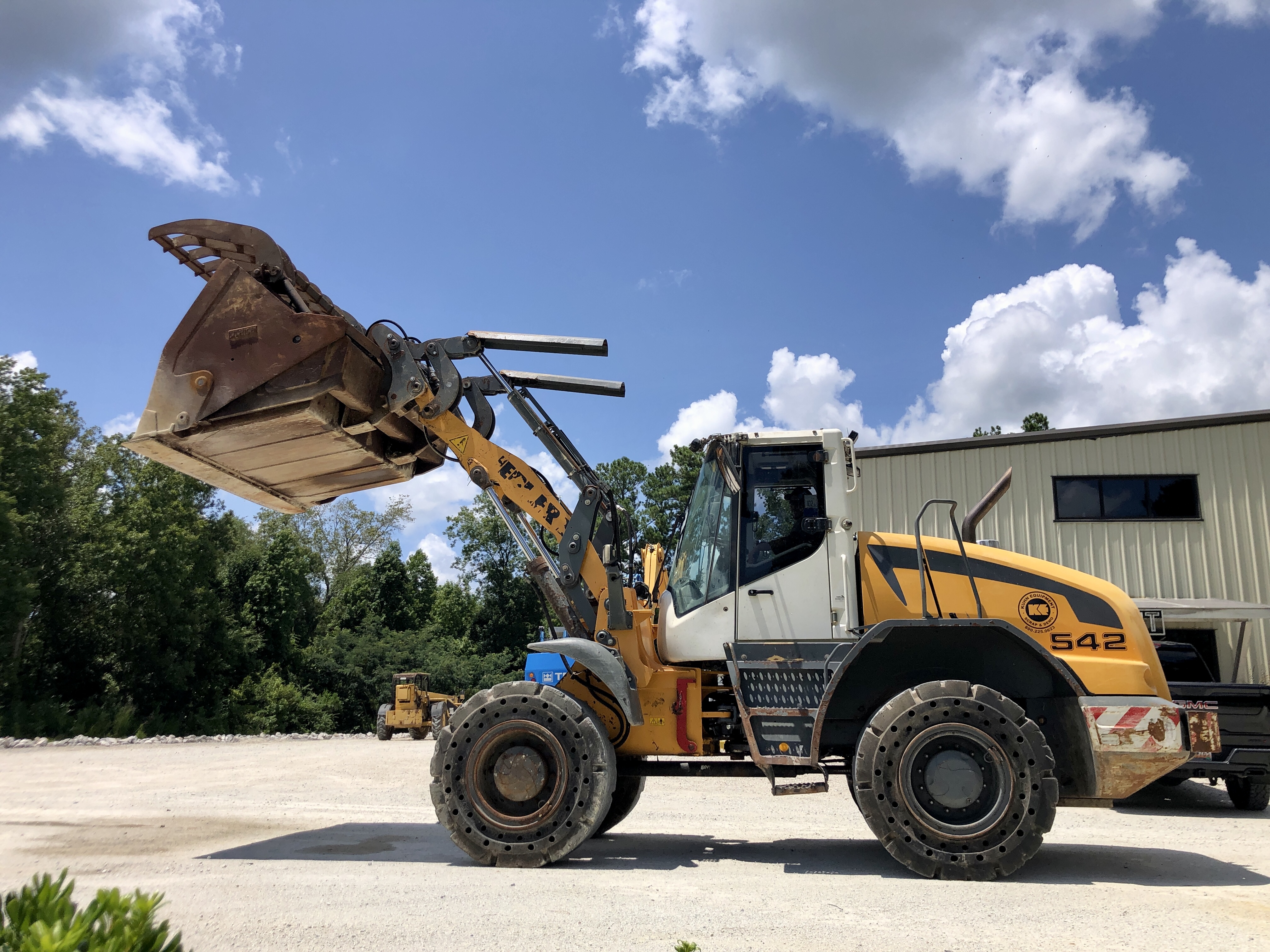 Photo of a 2014 Liebherr L542