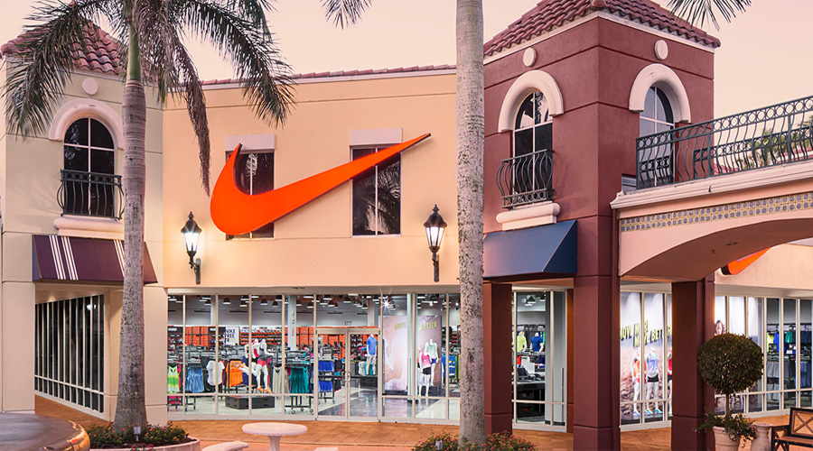 nike store at the outlets