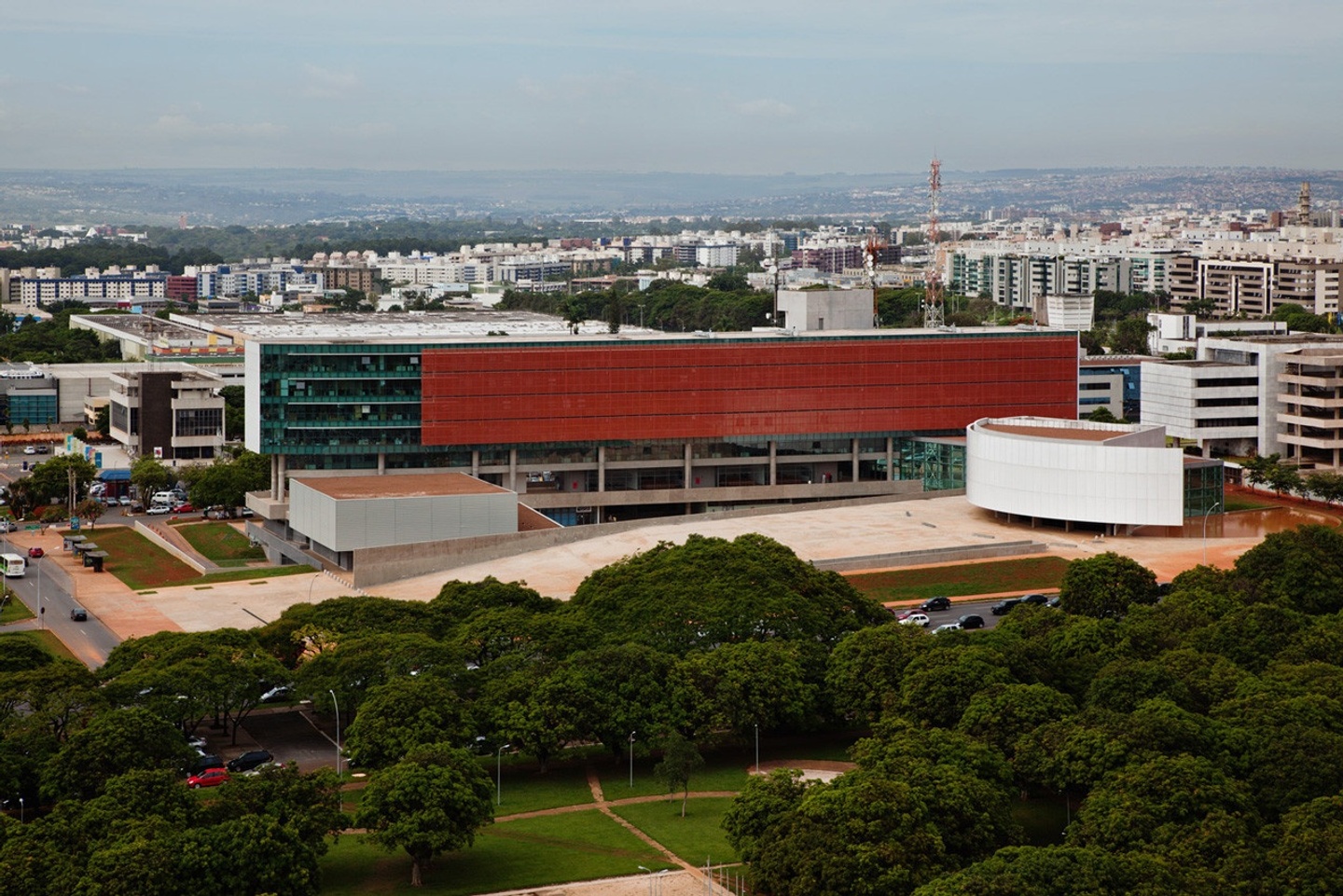 Exterior Photograph of building showing the curtain wall facade with screen