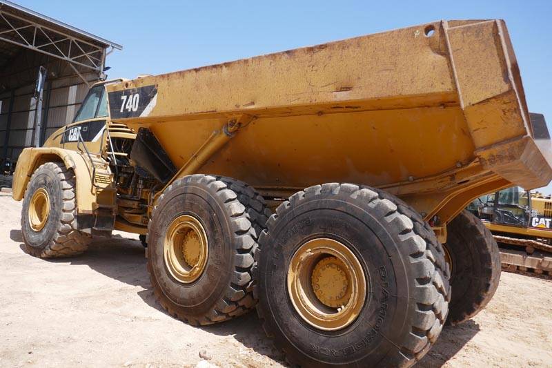 Photo of a 2007 Caterpillar 740