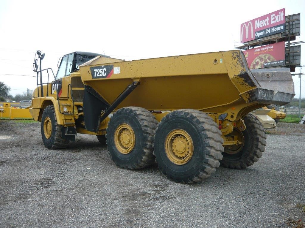 Photo of a 2016 Caterpillar 725C