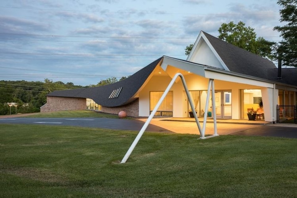 Exterior image of Chesterfield Montessori School