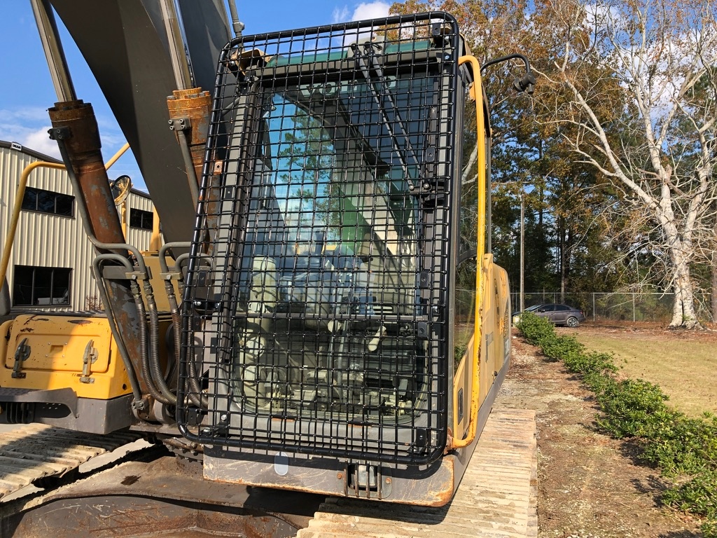 Used 2007 Volvo EC210CL w Crusher Bucket For Sale