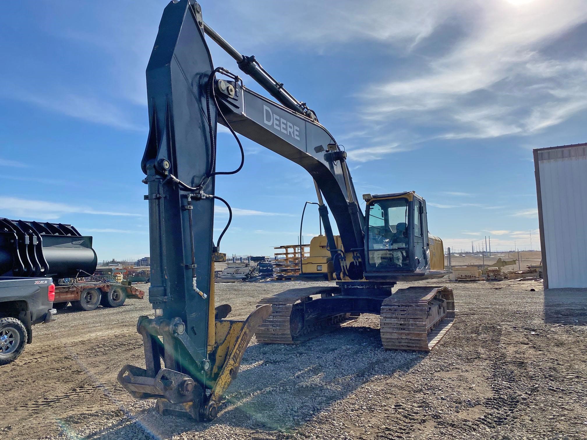 Photo of a 2010 John Deere 270D LC