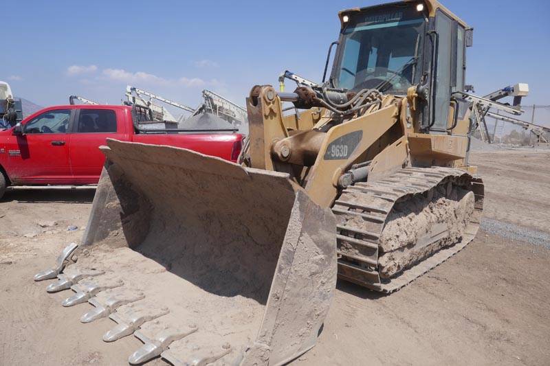 Photo of a 2011 Caterpillar 963D