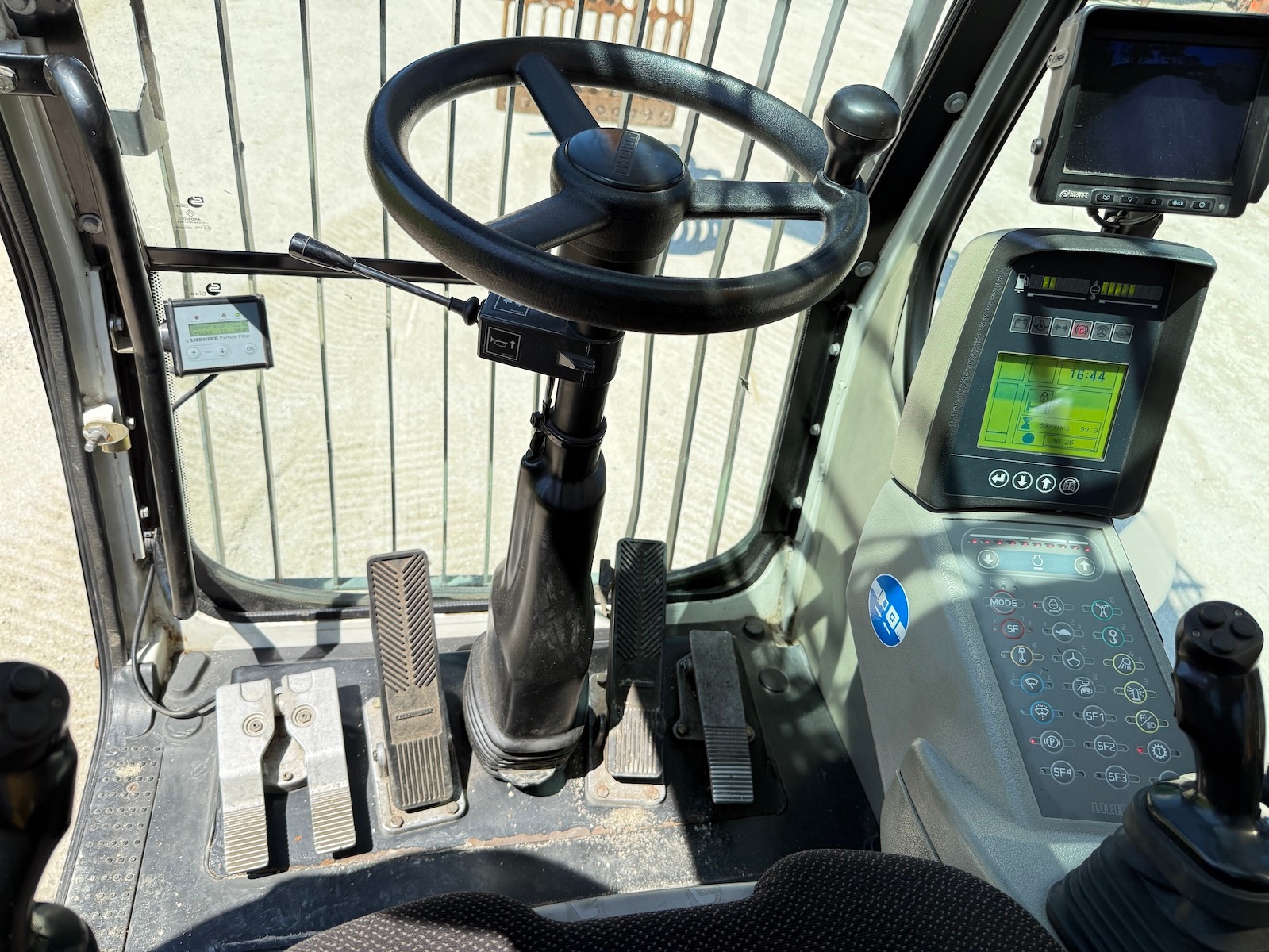 Used 2012 Liebherr A904C MH For Sale