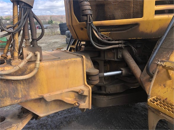 Photo of a 2002 Caterpillar 725