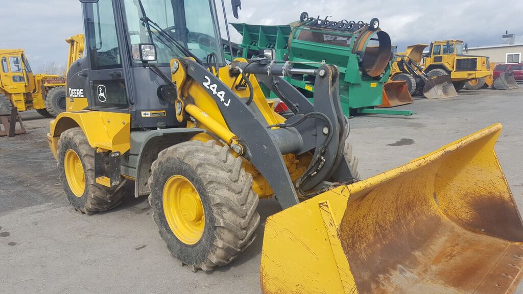 2014 John Deere 244J