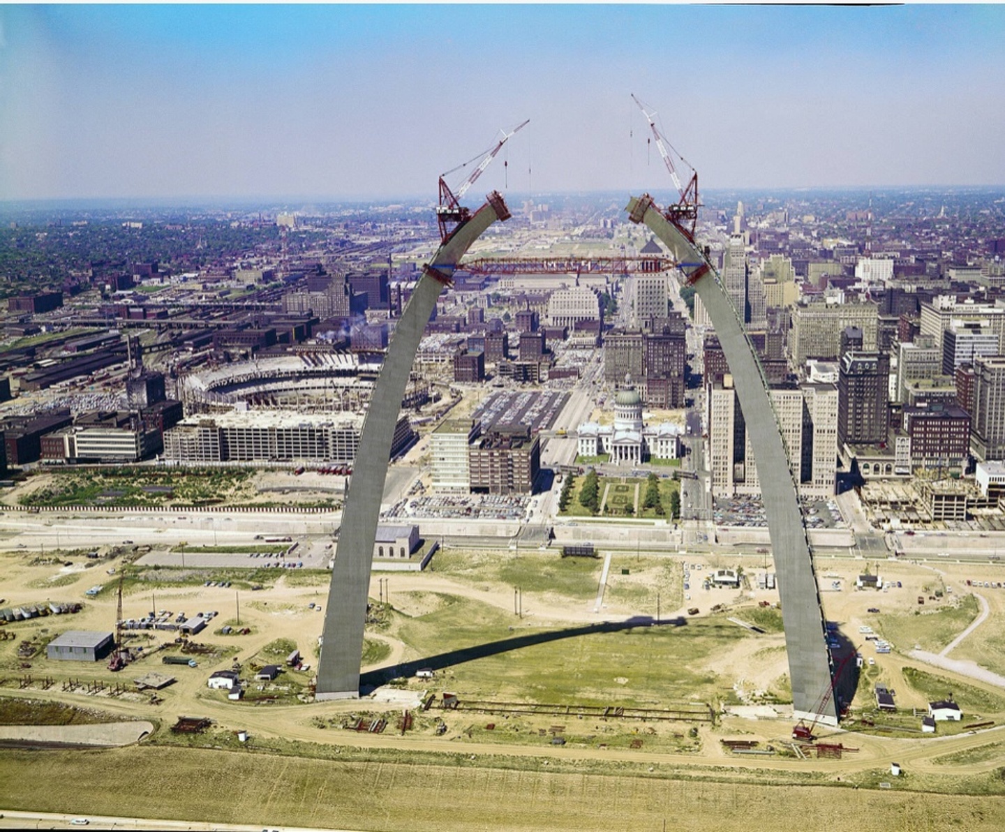 Construction of the St. Louis Arch