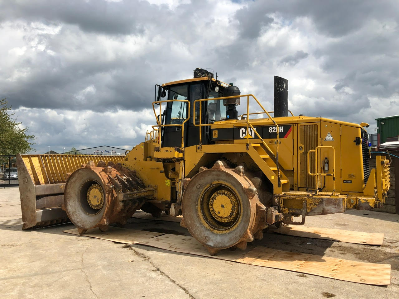 Photo of a 2012 Caterpillar 826H