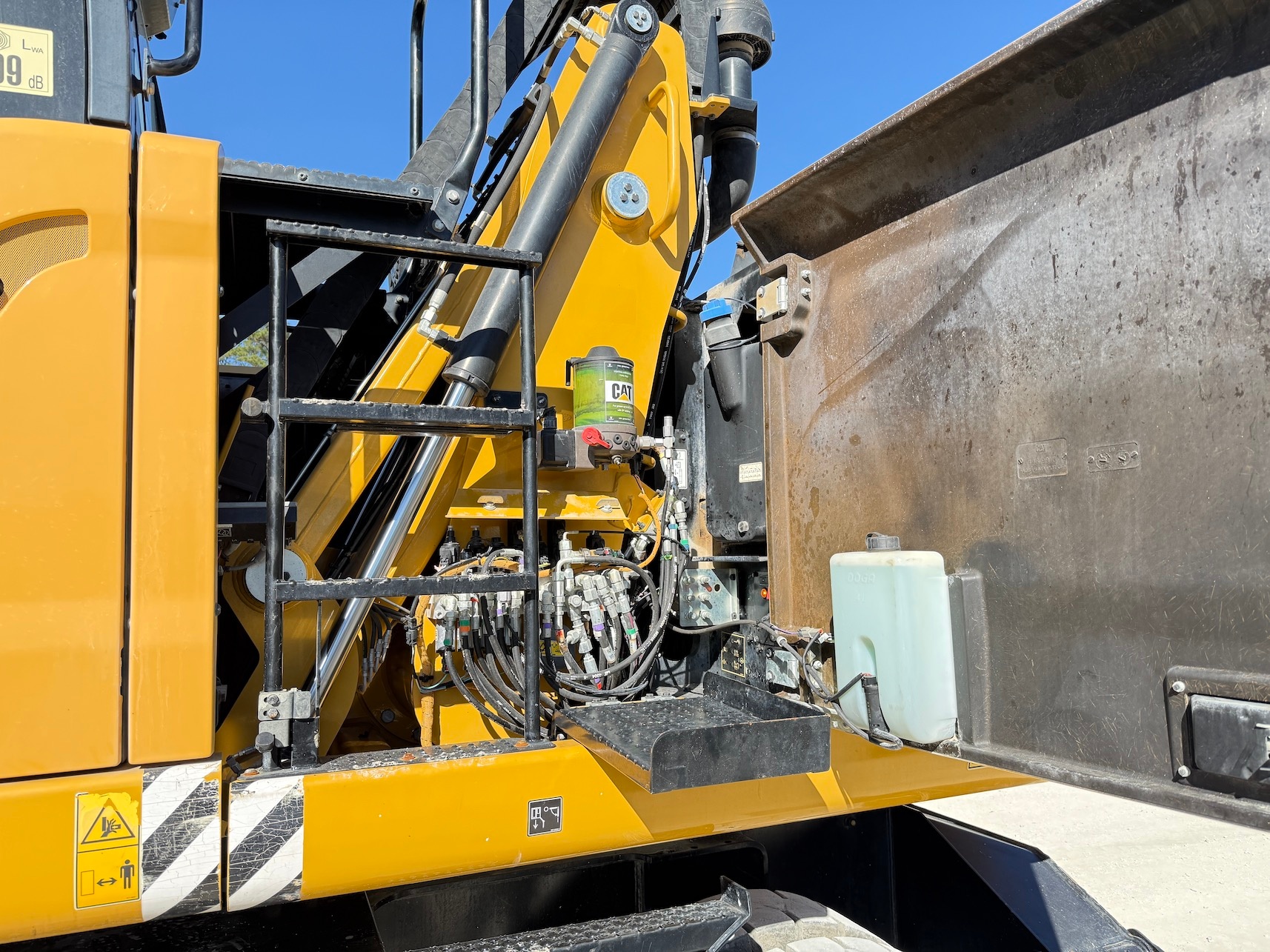 Used 2019 Caterpillar MH3022 For Sale
