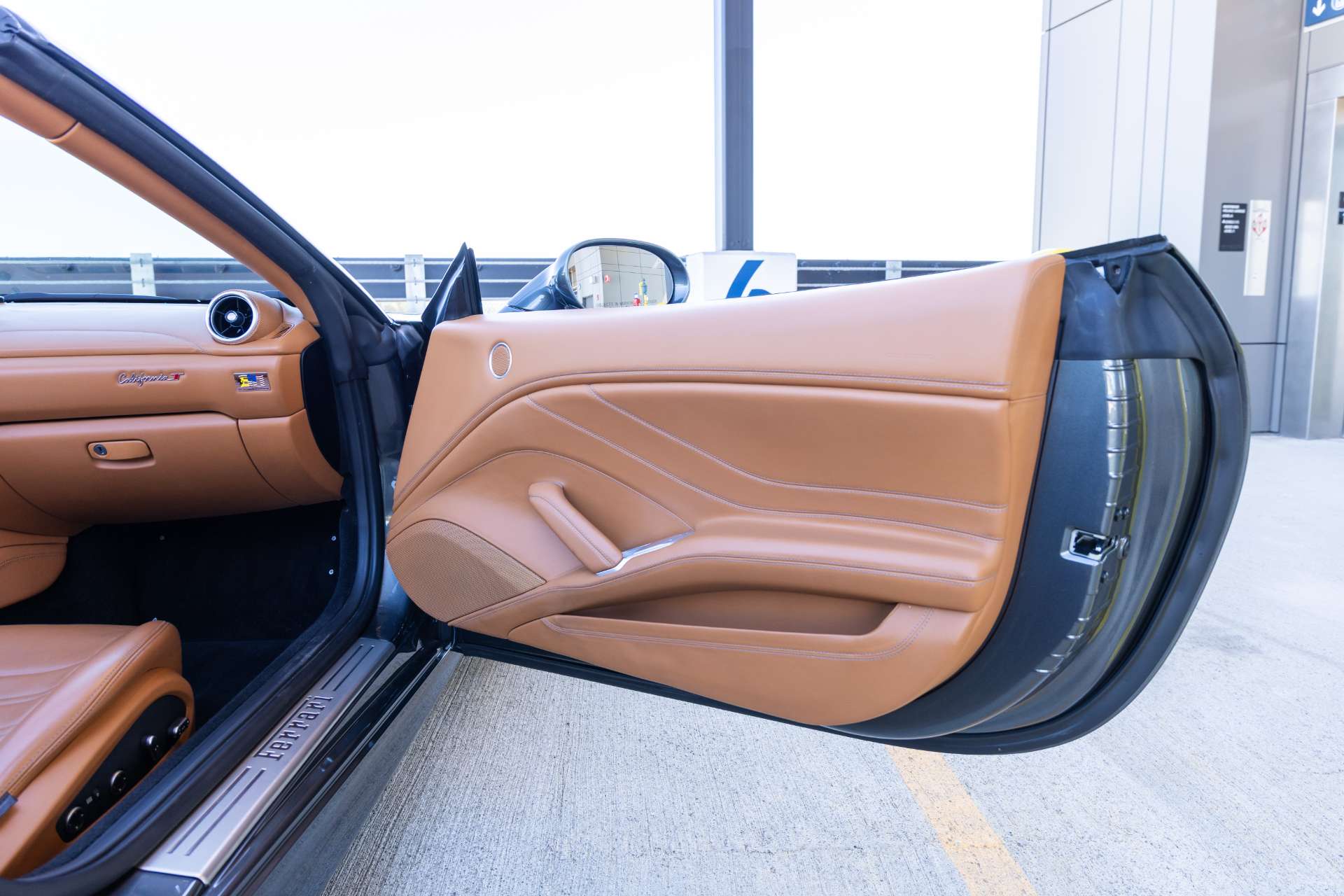 2015 Ferrari California T Base - Photo 60