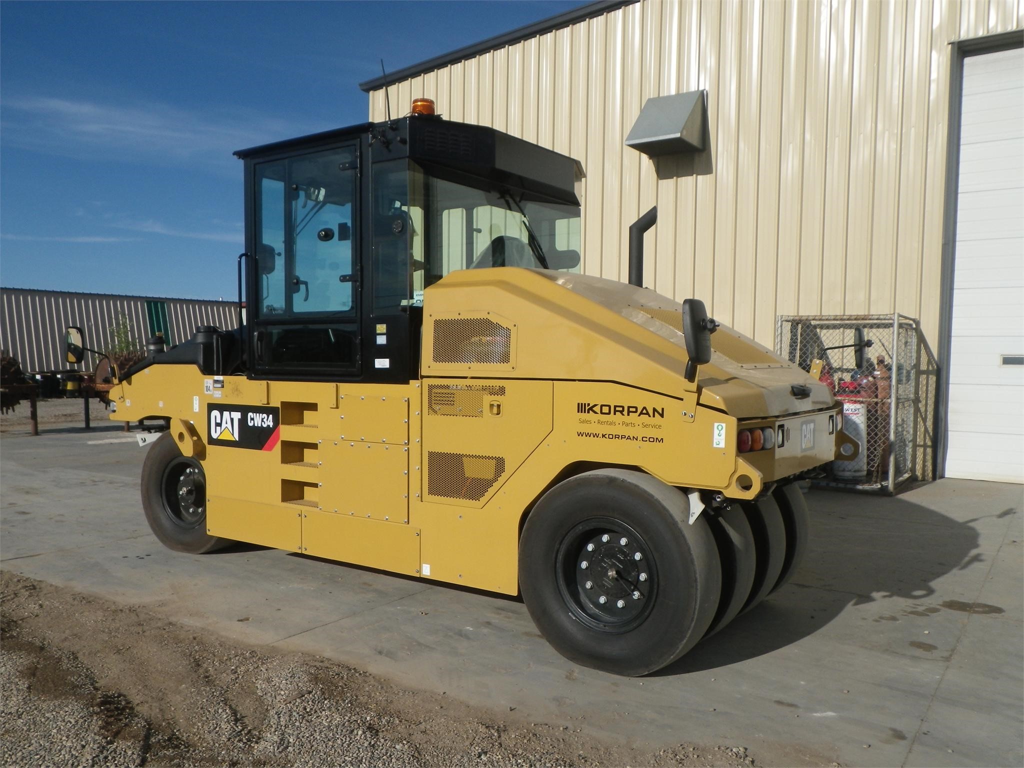 Photo of a 2015 Caterpillar CW34