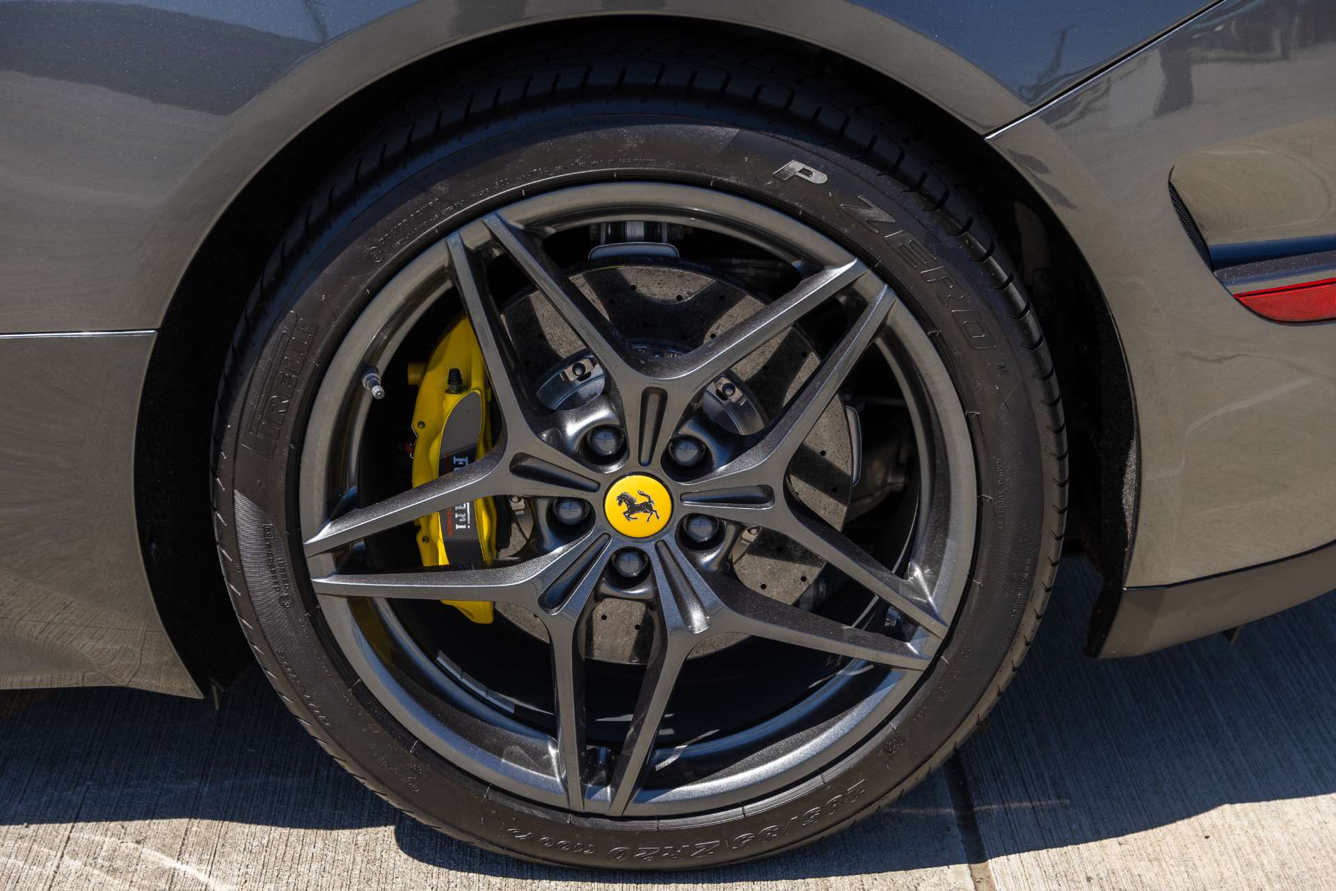 2015 Ferrari California T Base - Photo 31