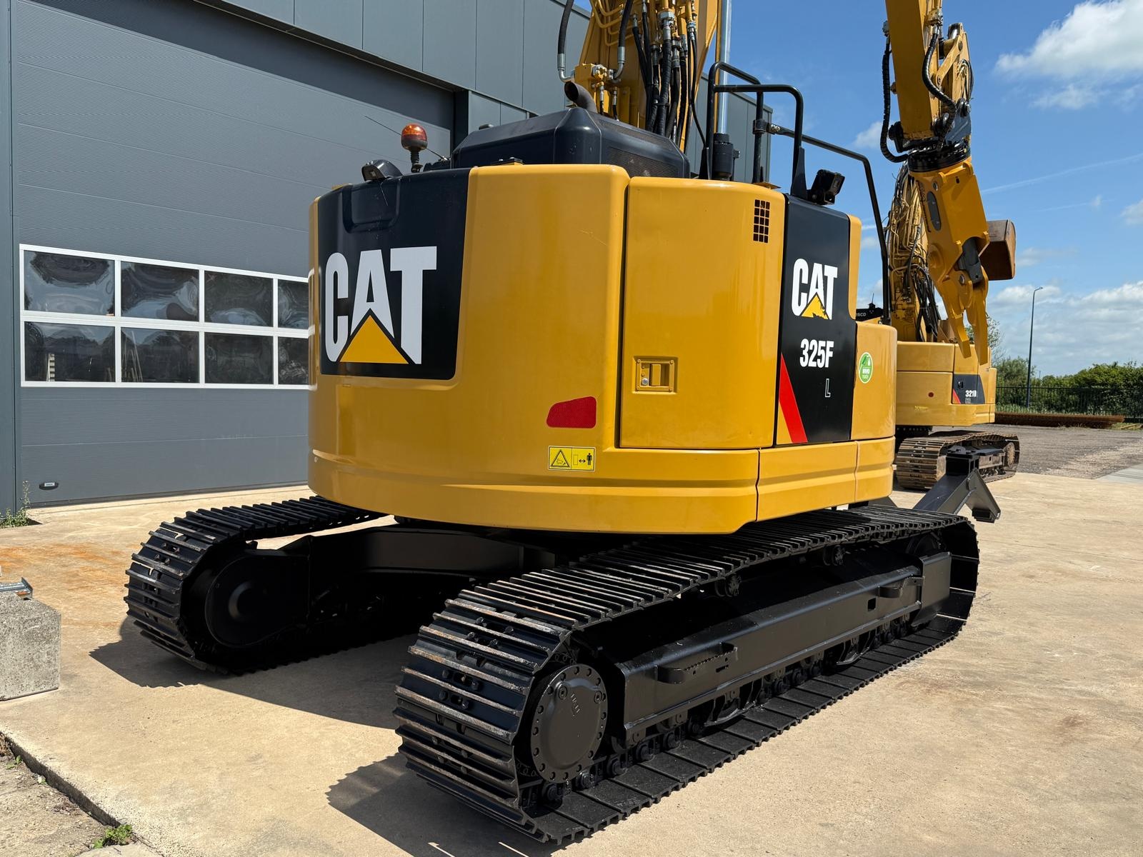 Used 2018 Caterpillar 325F L (AD) For Sale