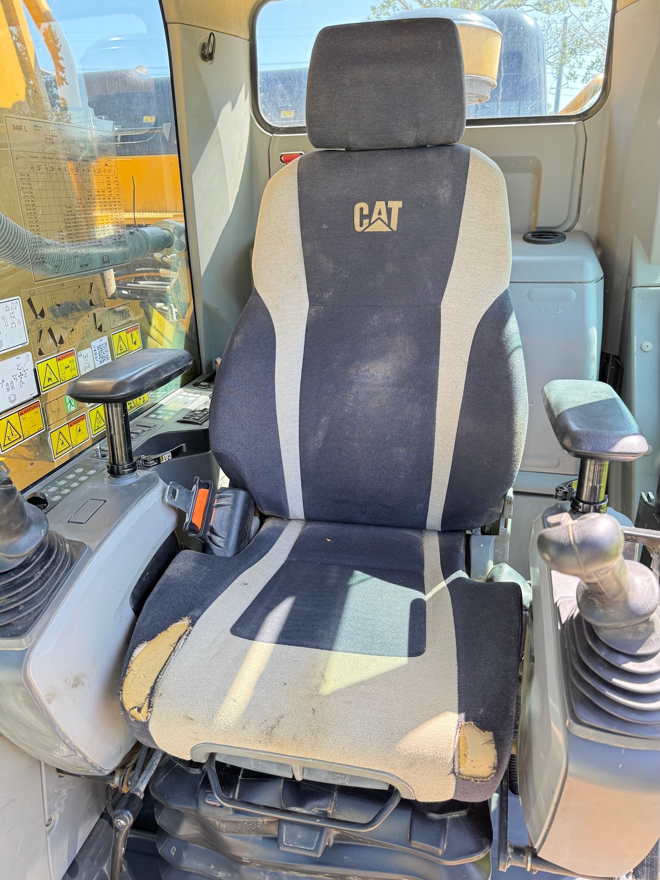 Used 2018 Caterpillar 349FL w Shear For Sale