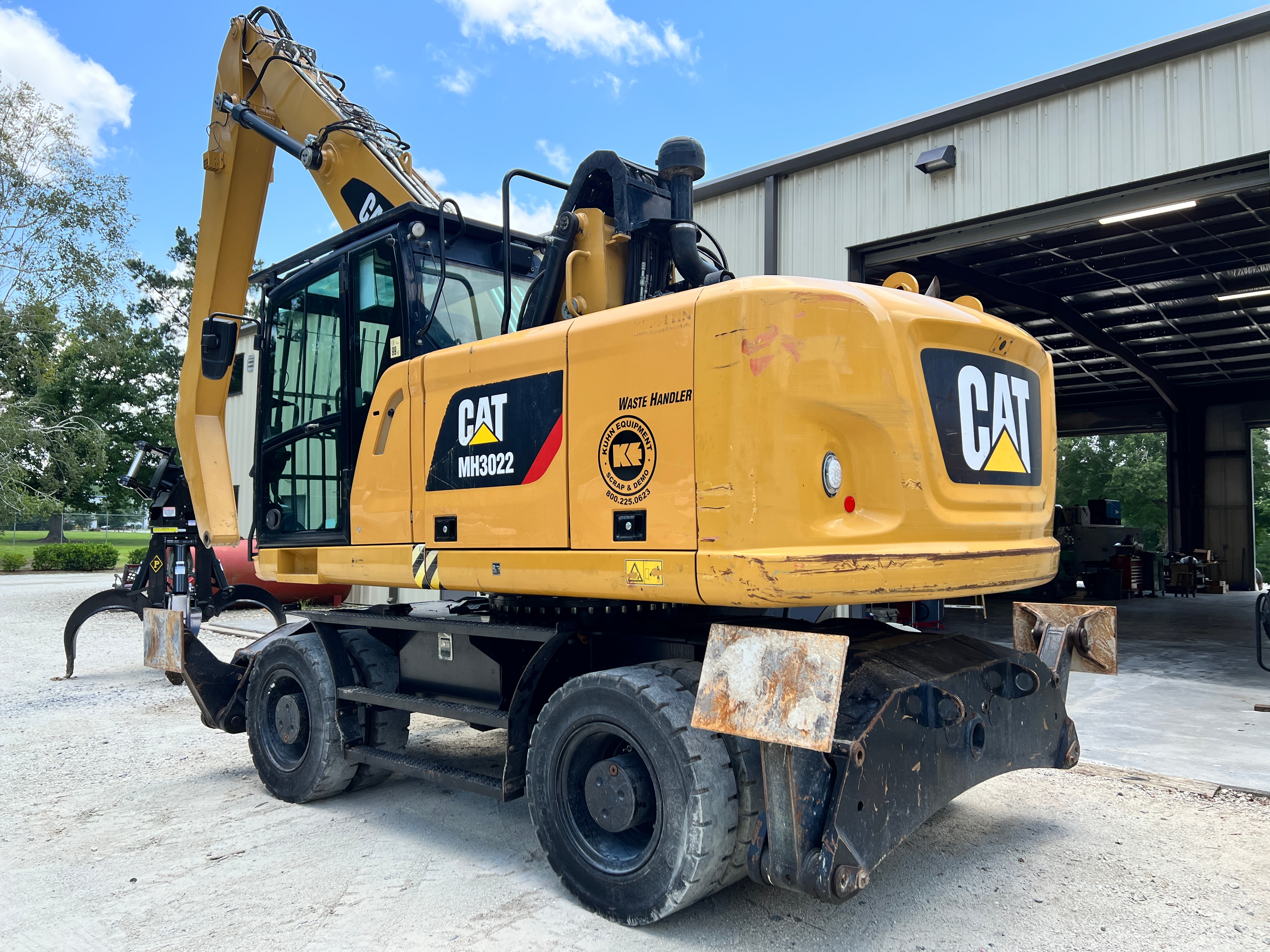 Used 2017 Caterpillar MH3022 For Sale