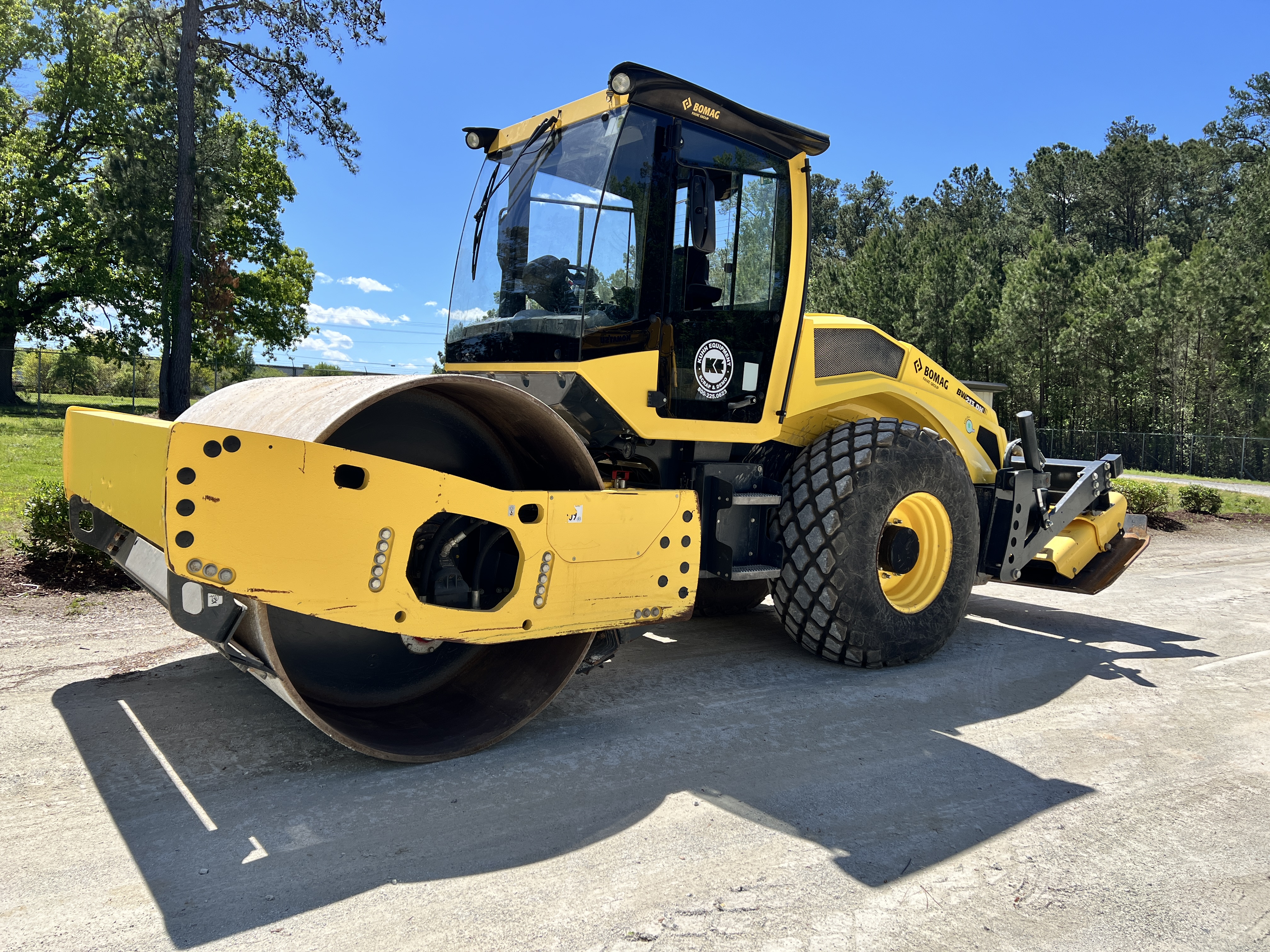 Photo of a 2018 Bomag BW213 DH+P-5