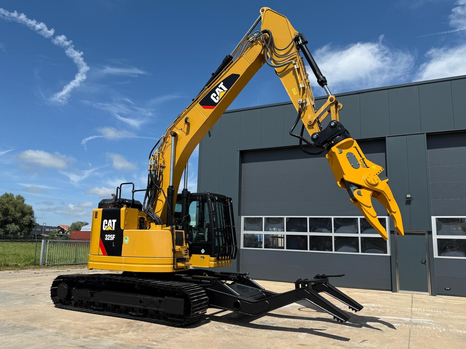 Used 2018 Caterpillar 325F L (AD) For Sale
