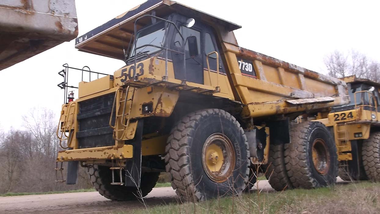 Photo of a 2004 Caterpillar 773E