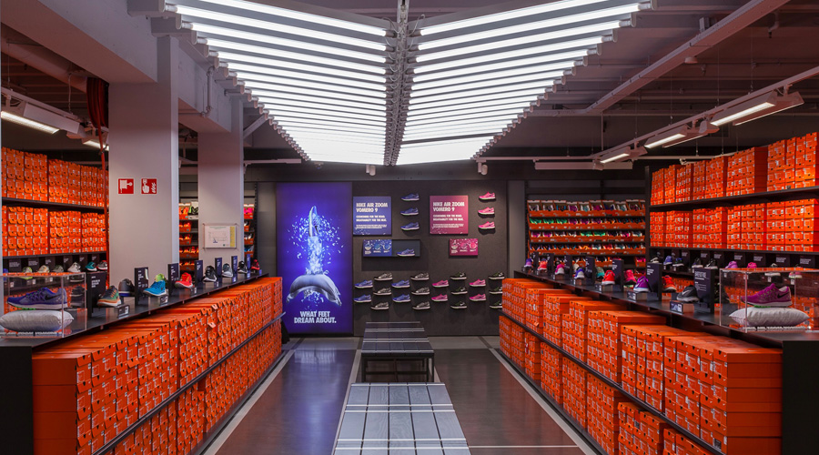 nike store plaza