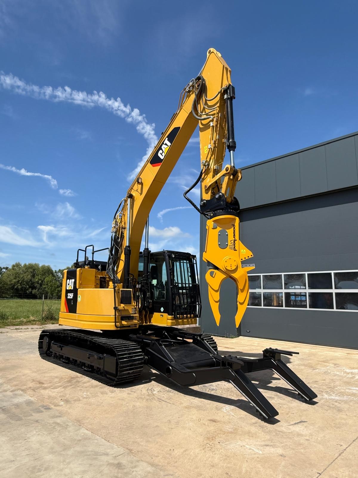 Used 2018 Caterpillar 325F L (AD) For Sale