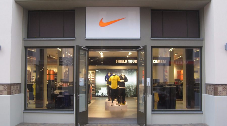 nike outlet horario