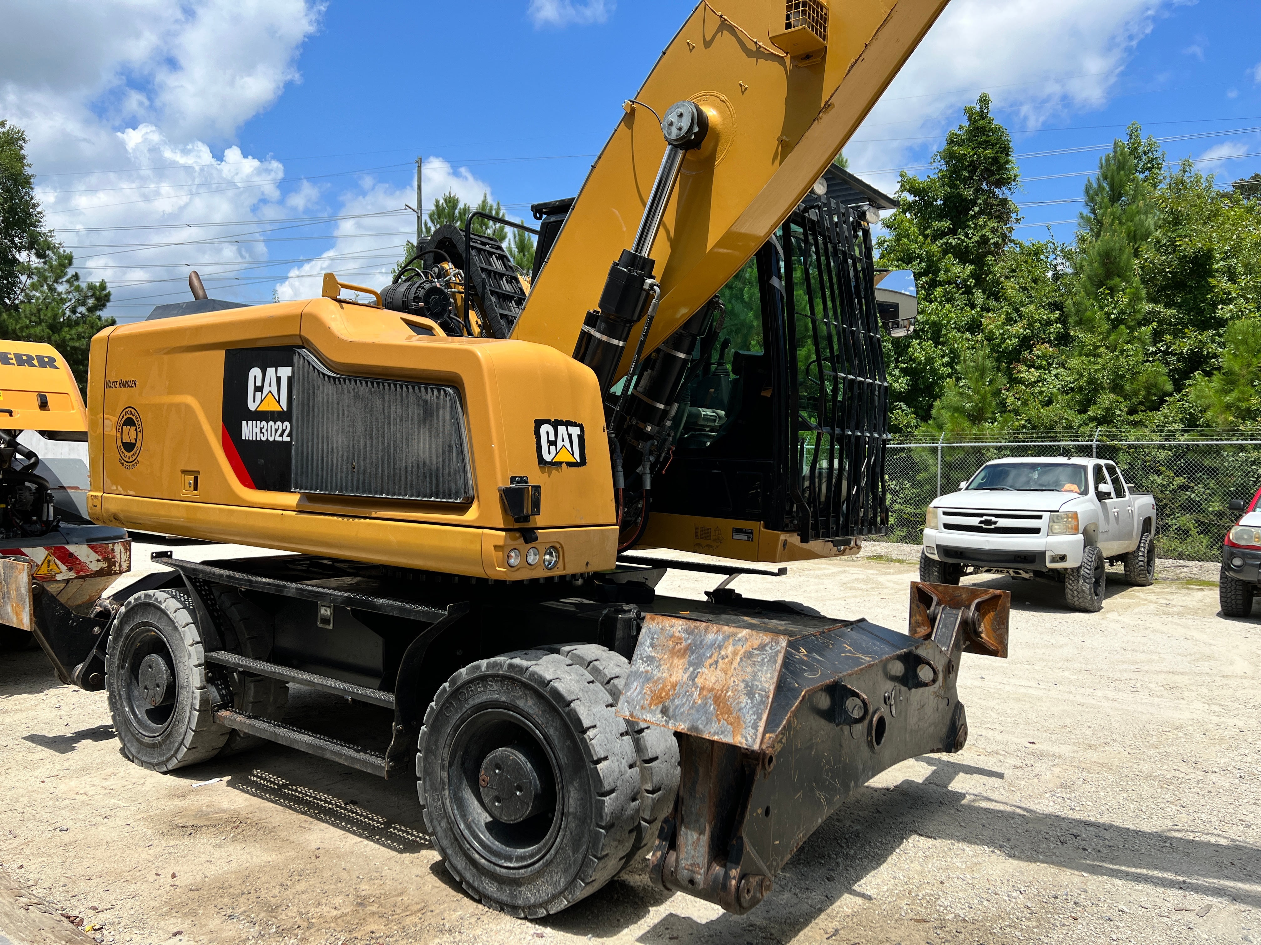 Used 2017 Caterpillar MH3022 For Sale