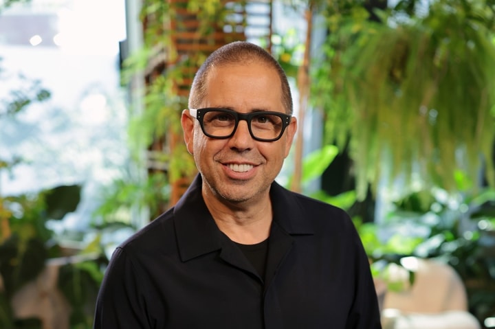 Portrait of Jared Della Valle