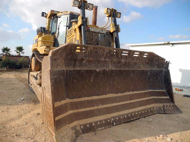 Photo of a 2004 Caterpillar D9R
