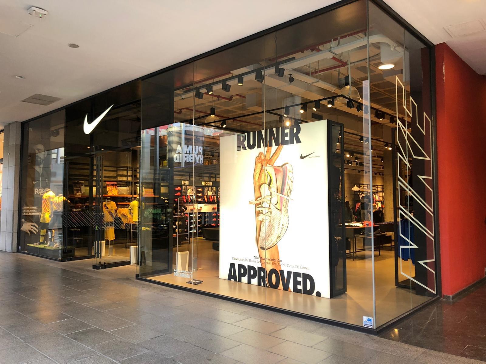 nike store roca village