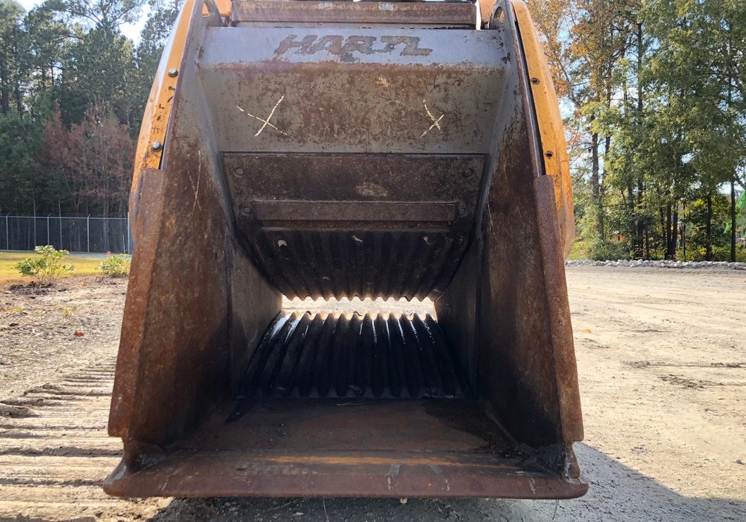 Used 2007 Volvo EC210CL w Crusher Bucket For Sale