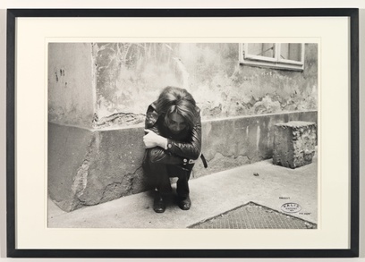 EXPORT VALIE_Zuhockung Squat Within_R2000.32_Color card.jpg