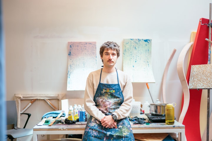 headshot of Zach Johnson in studio