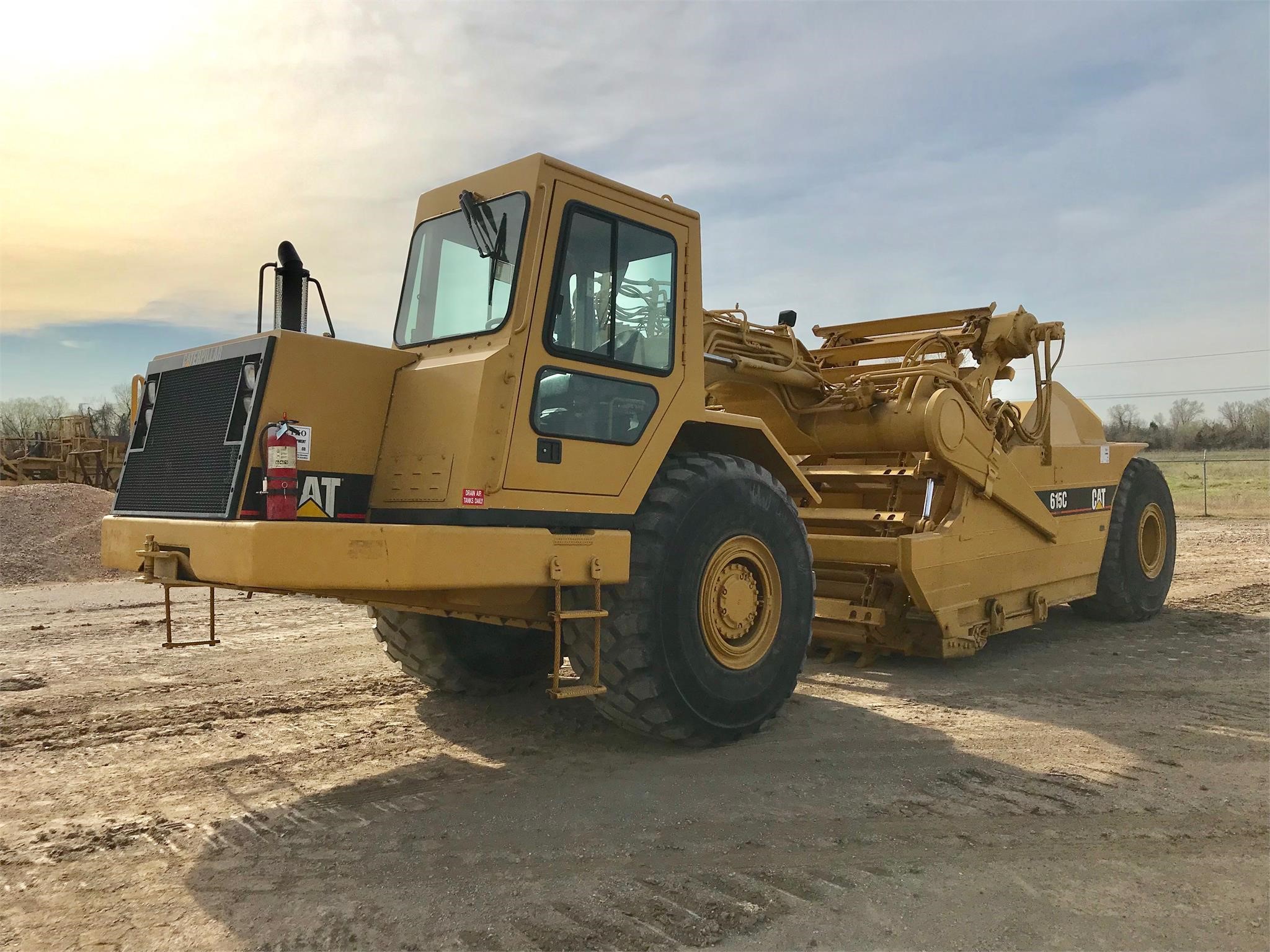 Photo of a 2004 Caterpillar 615C II