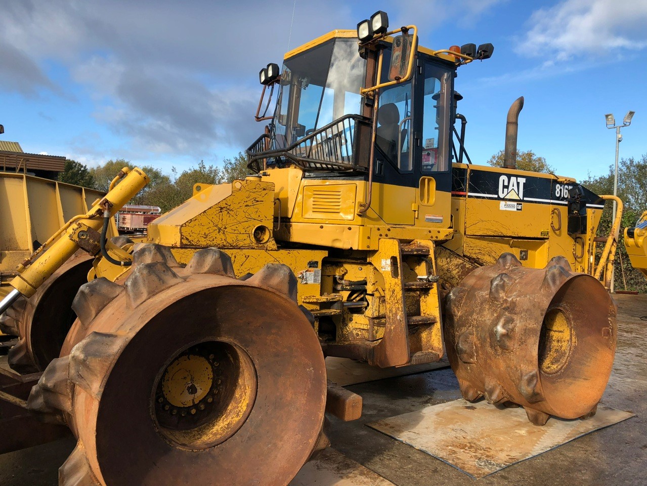 Photo of a 2000 Caterpillar 816F