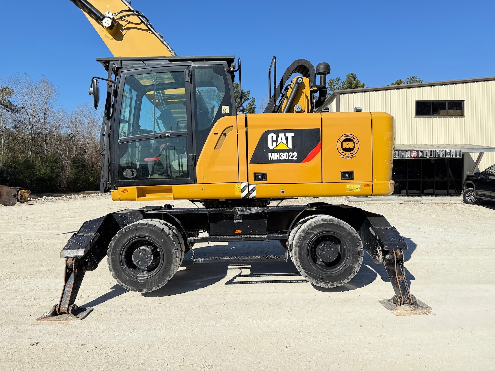 Used 2019 Caterpillar MH3022 For Sale