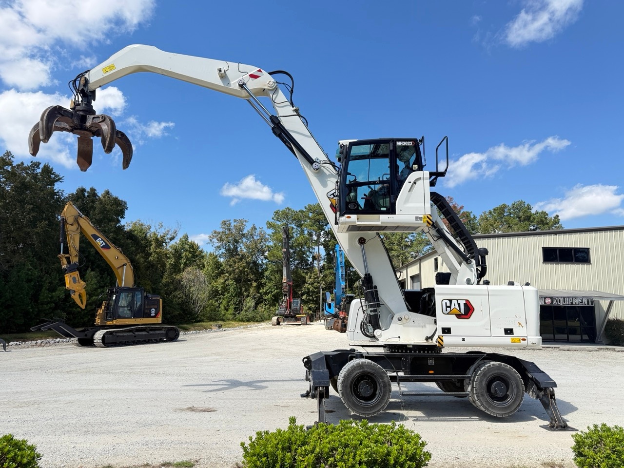 Used 2020 Caterpillar MH3022 For Sale