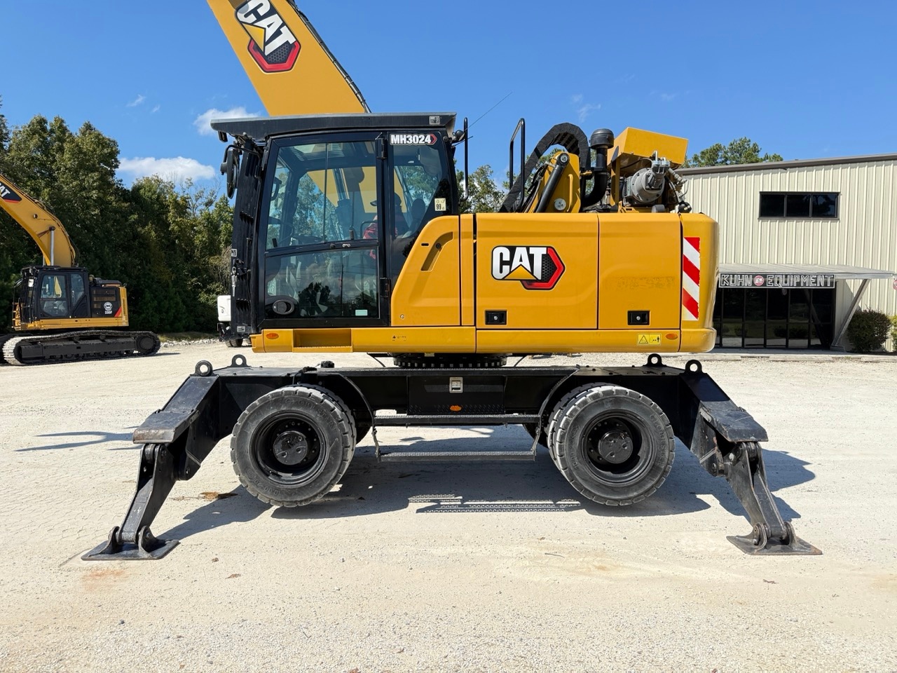 Used 2020 Caterpillar MH3024 For Sale