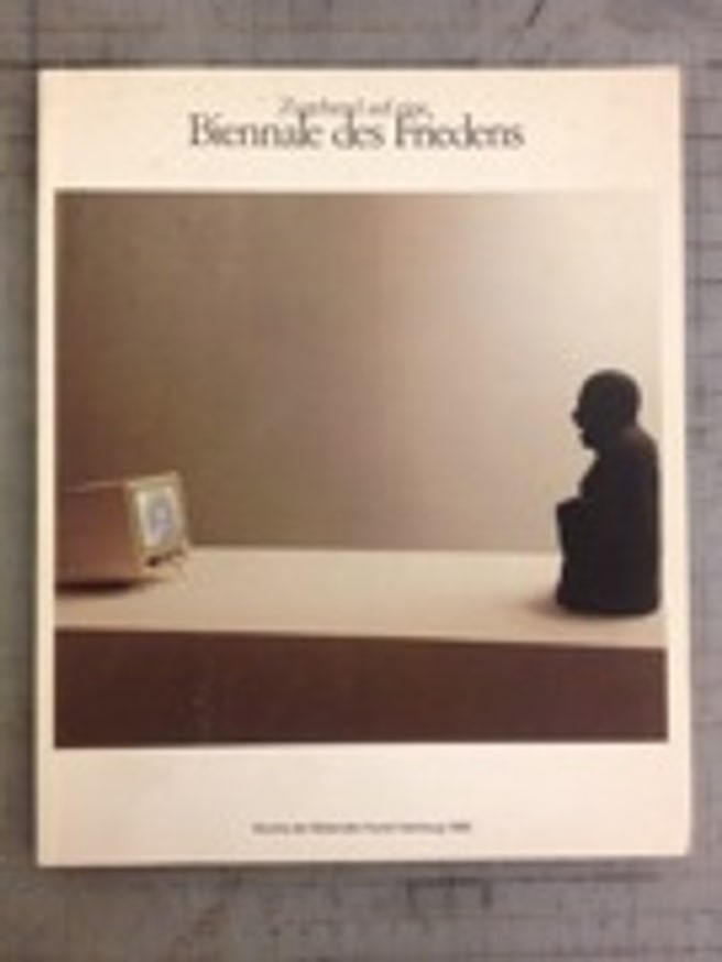 Zugehend auf eine Biennale des Friedens