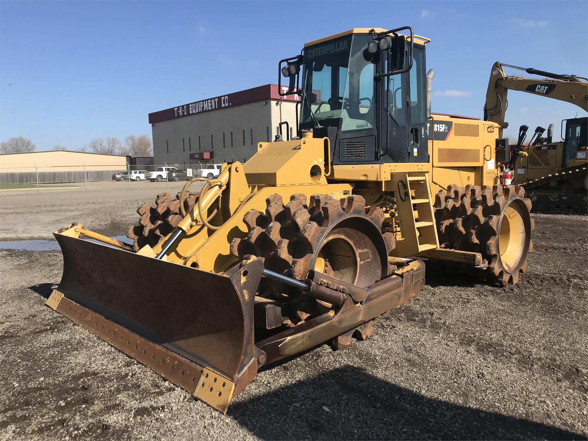 Photo of a 2013 Caterpillar 815F 2