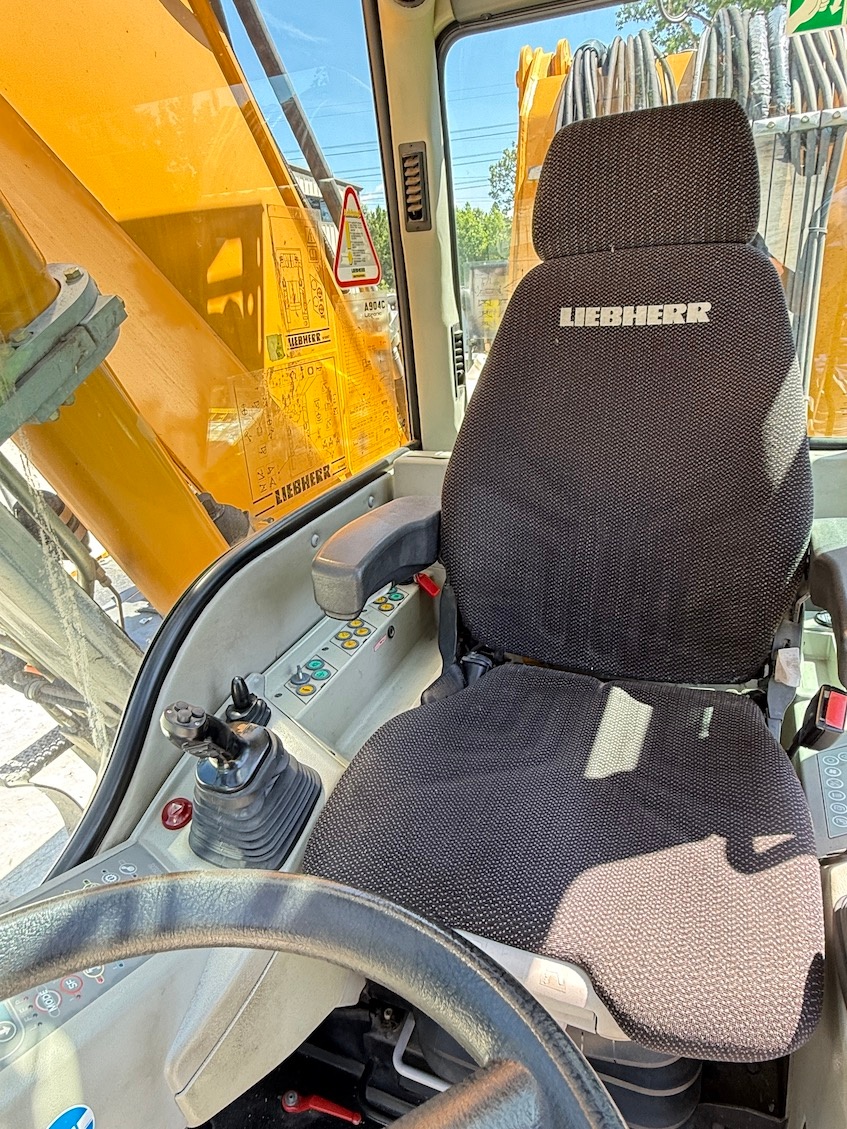 Used 2012 Liebherr A904C MH For Sale