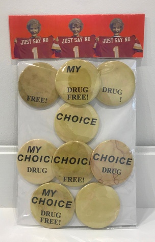 Drug Free Buttons