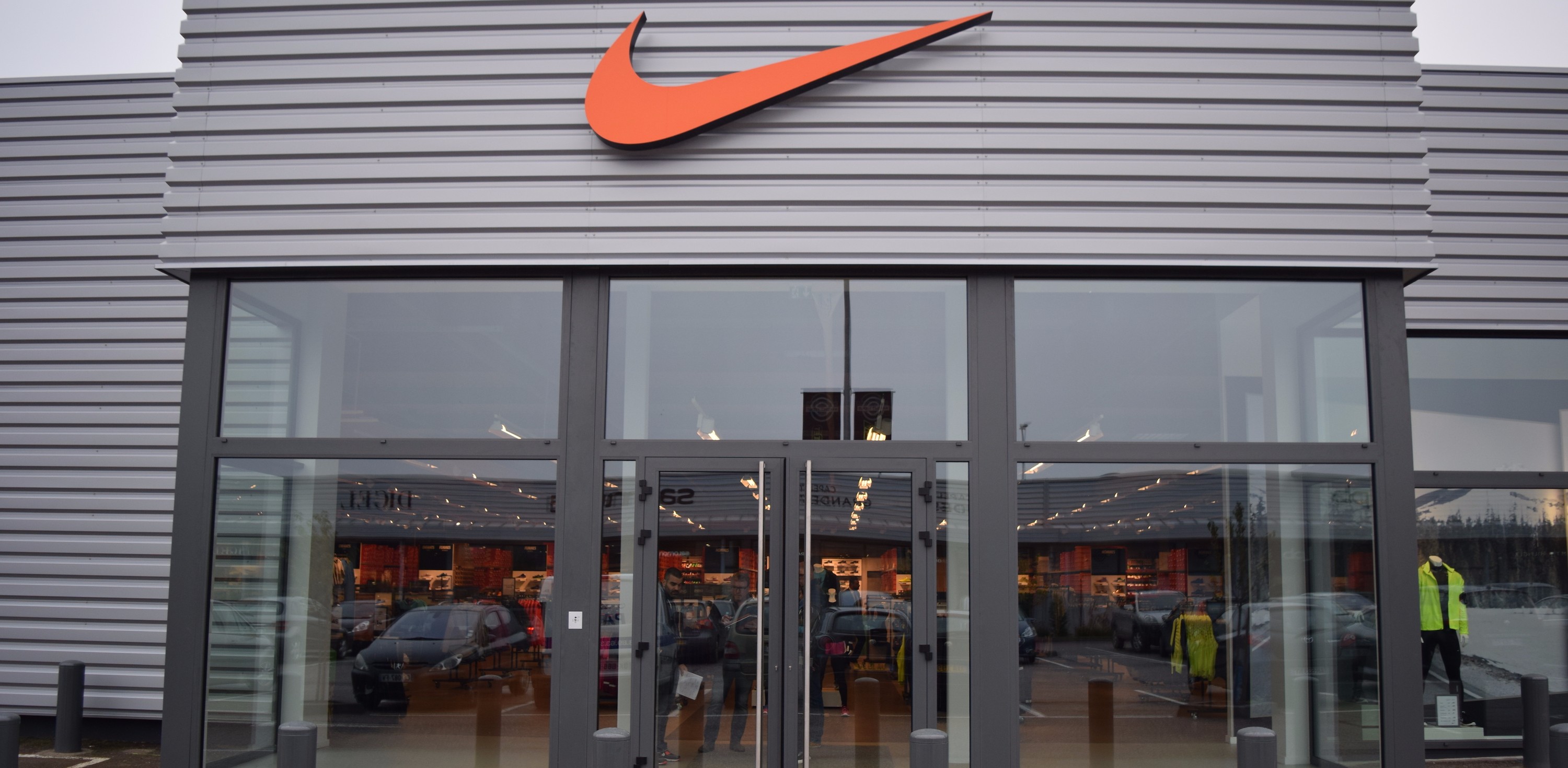 Nike store 57 best sale