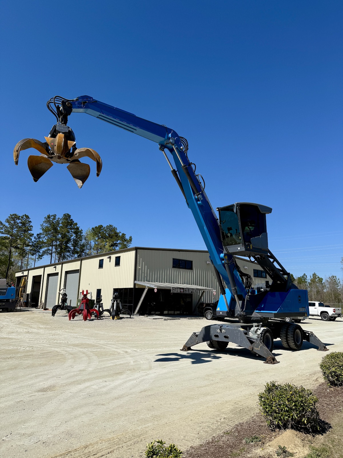 Photo of a 2021 Fuchs MHL331F