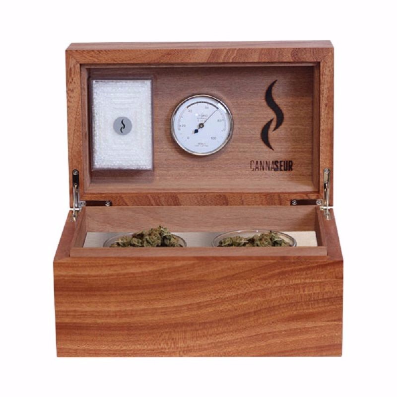 Photo of CANNASEUR® One Weed Container – Mahogany & Two Glasses