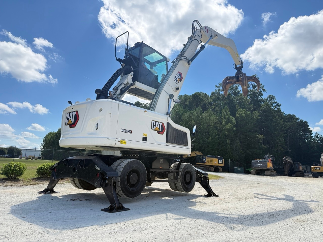 Used 2020 Caterpillar MH3022 For Sale