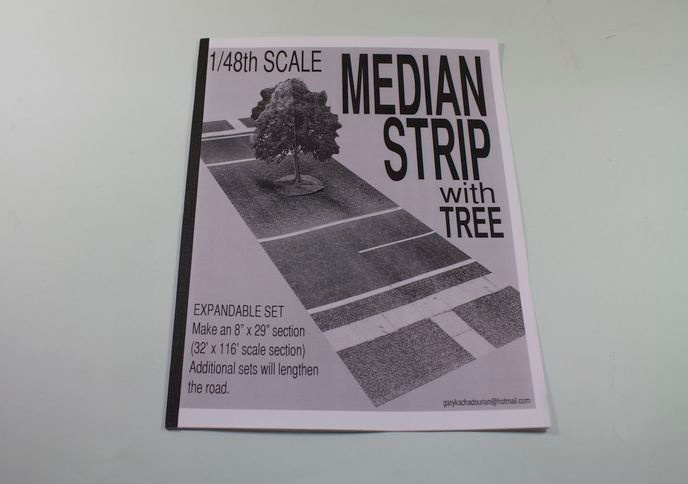 1/48 Scale Median Strip with Tree thumbnail 1
