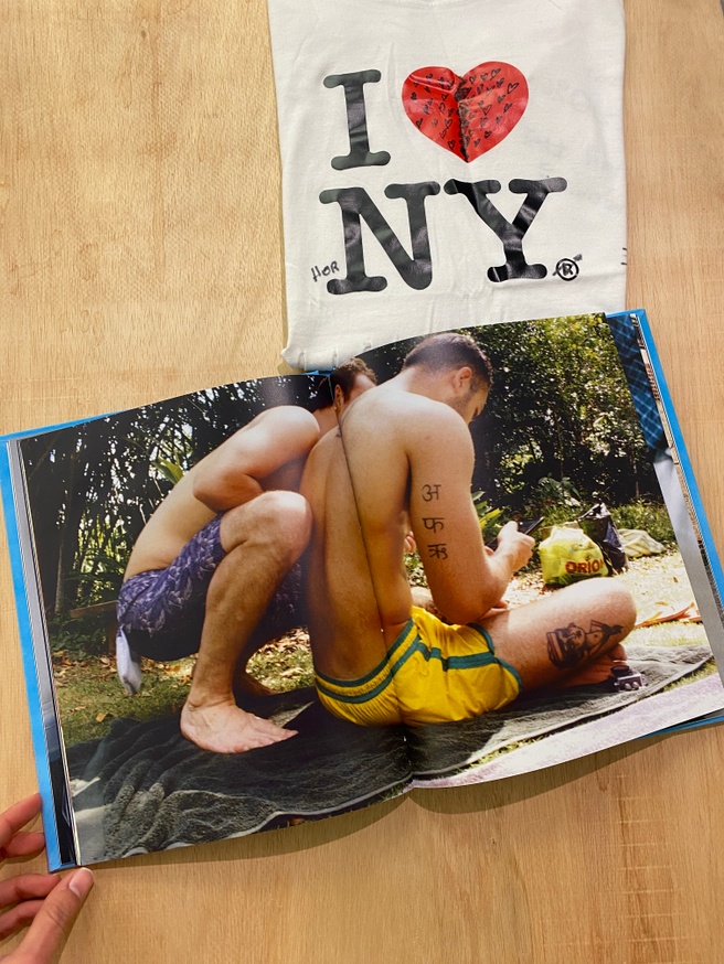 Be My Nest (Special New York Velvet Edition) Book/T-Shirt/Poster thumbnail 2